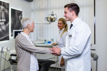 Patient meeting a dentist